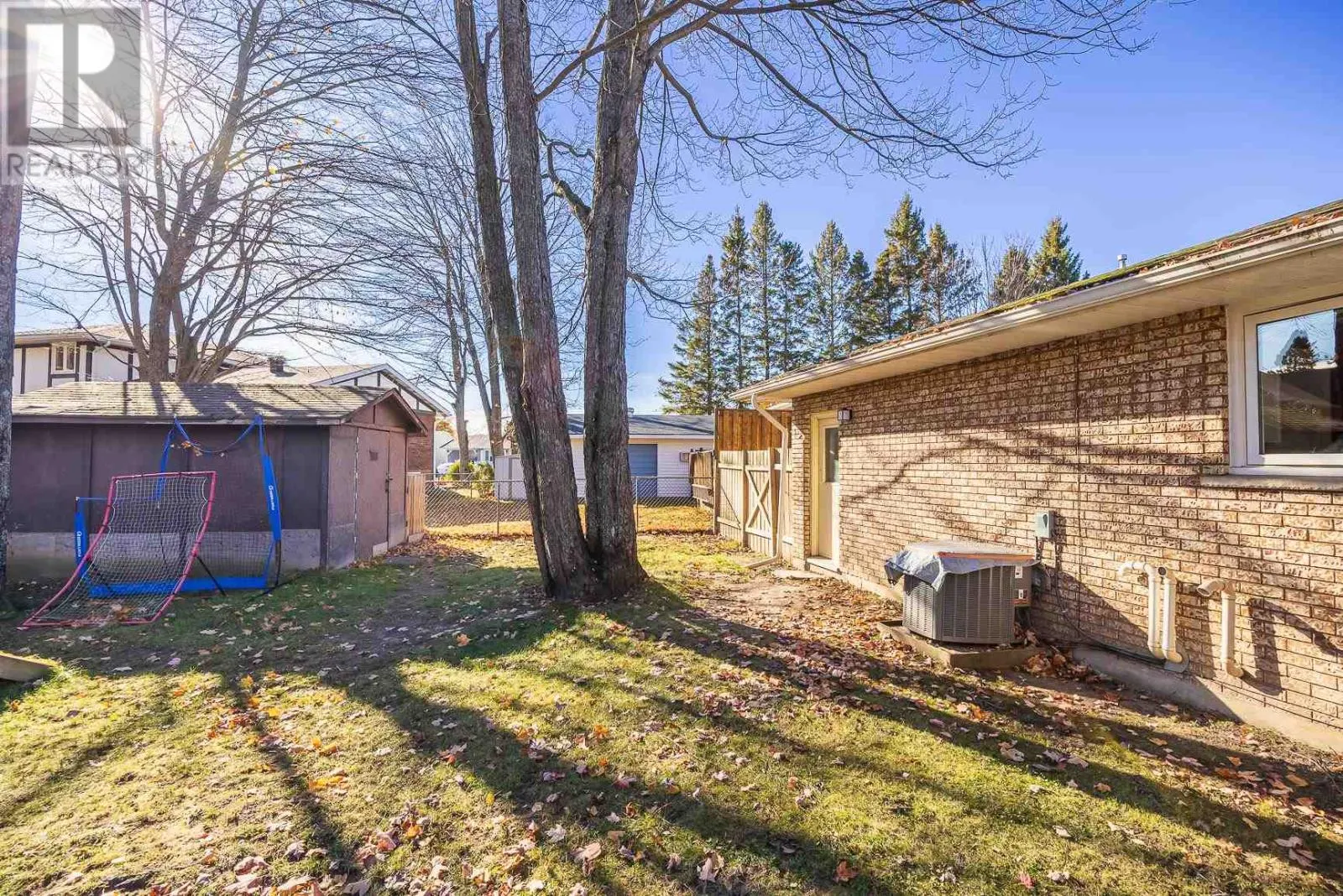 27 Highland CT