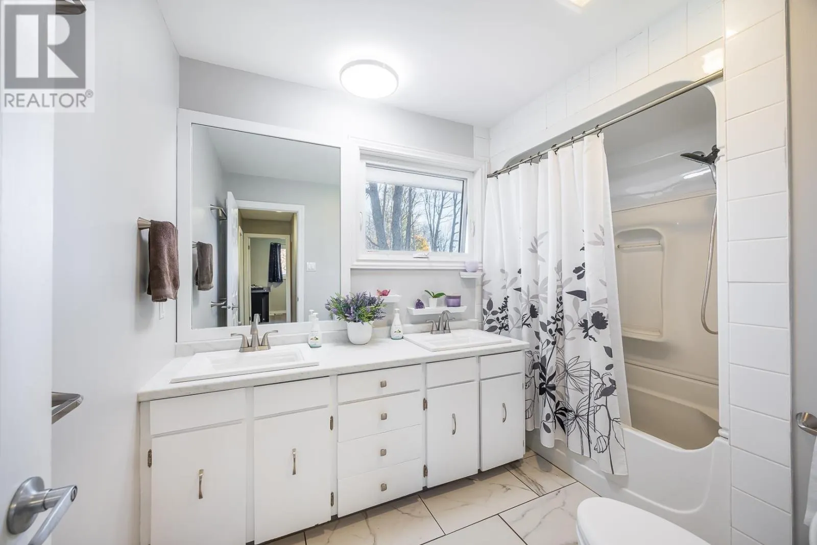 27 Highland CT