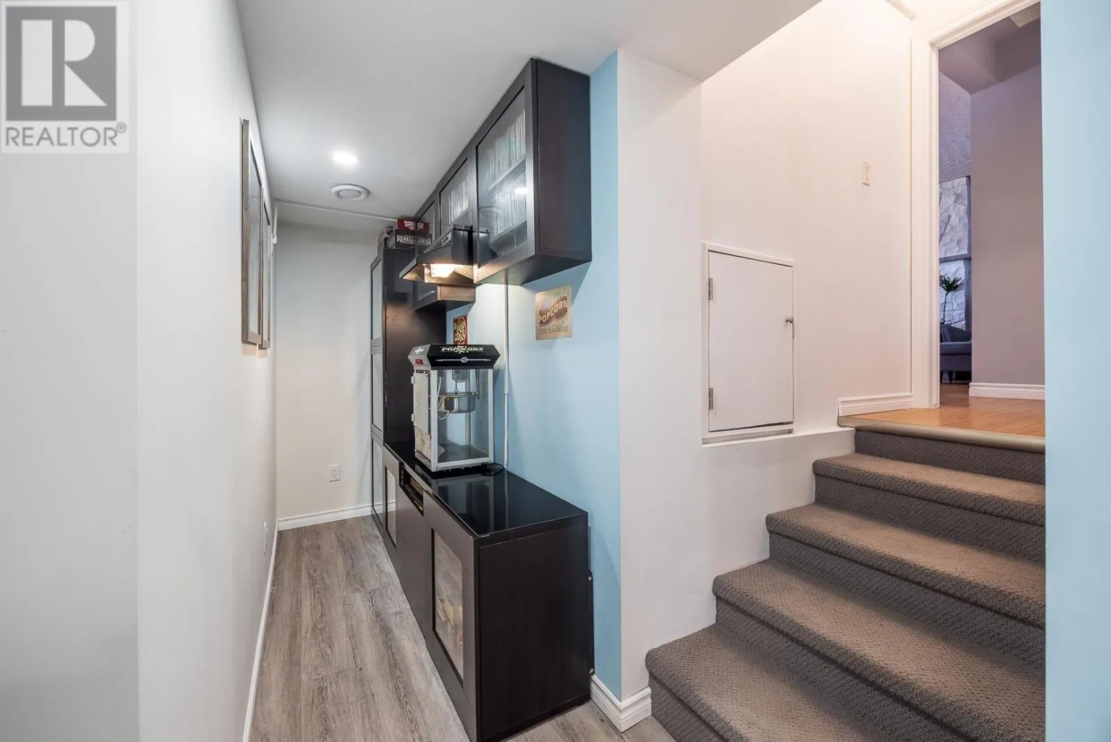 27 Highland CT
