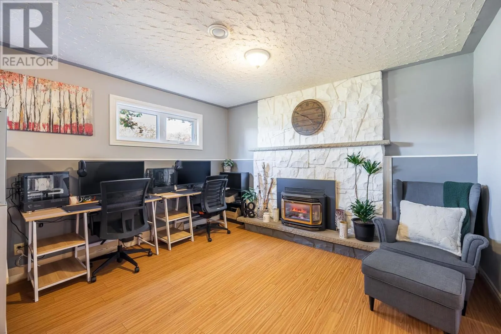 27 Highland CT