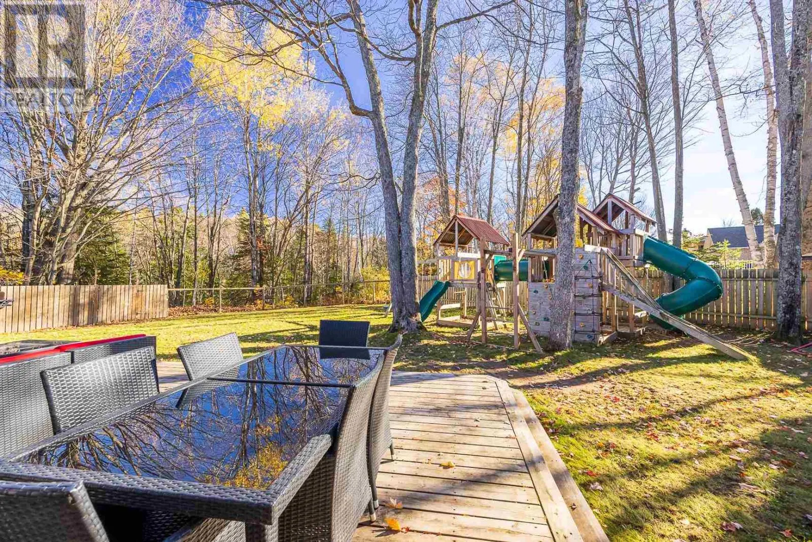 27 Highland CT