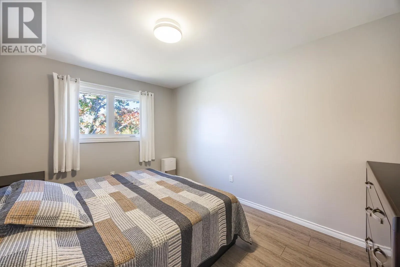 27 Highland CT