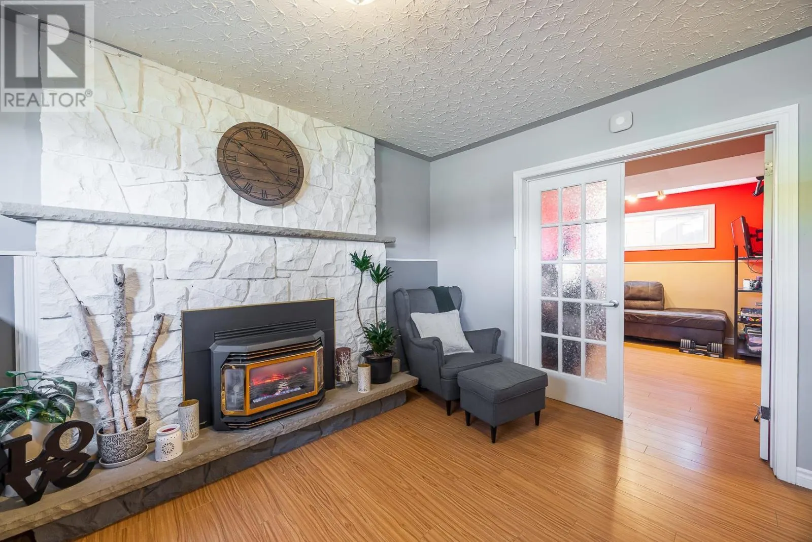 27 Highland CT