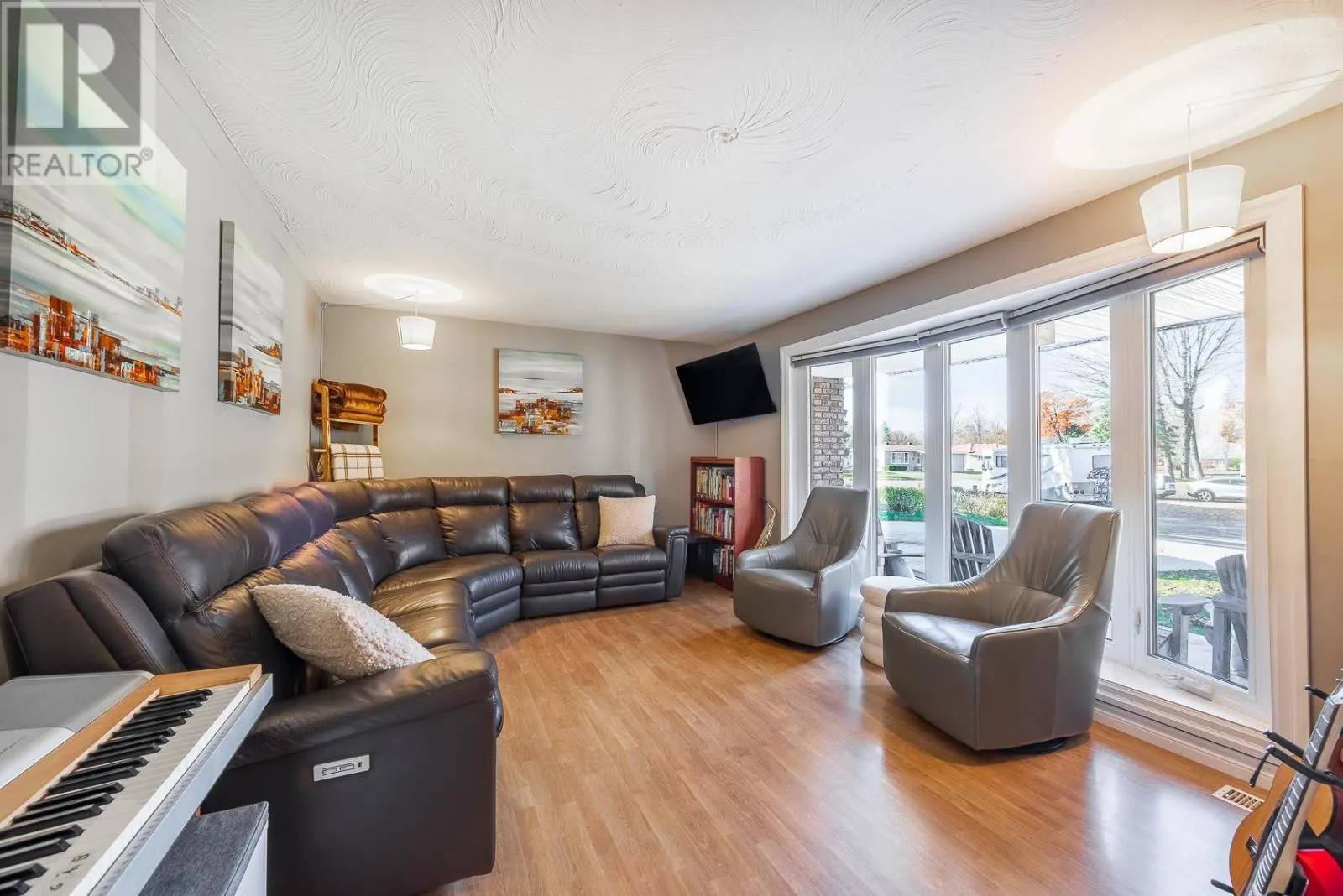 27 Highland CT