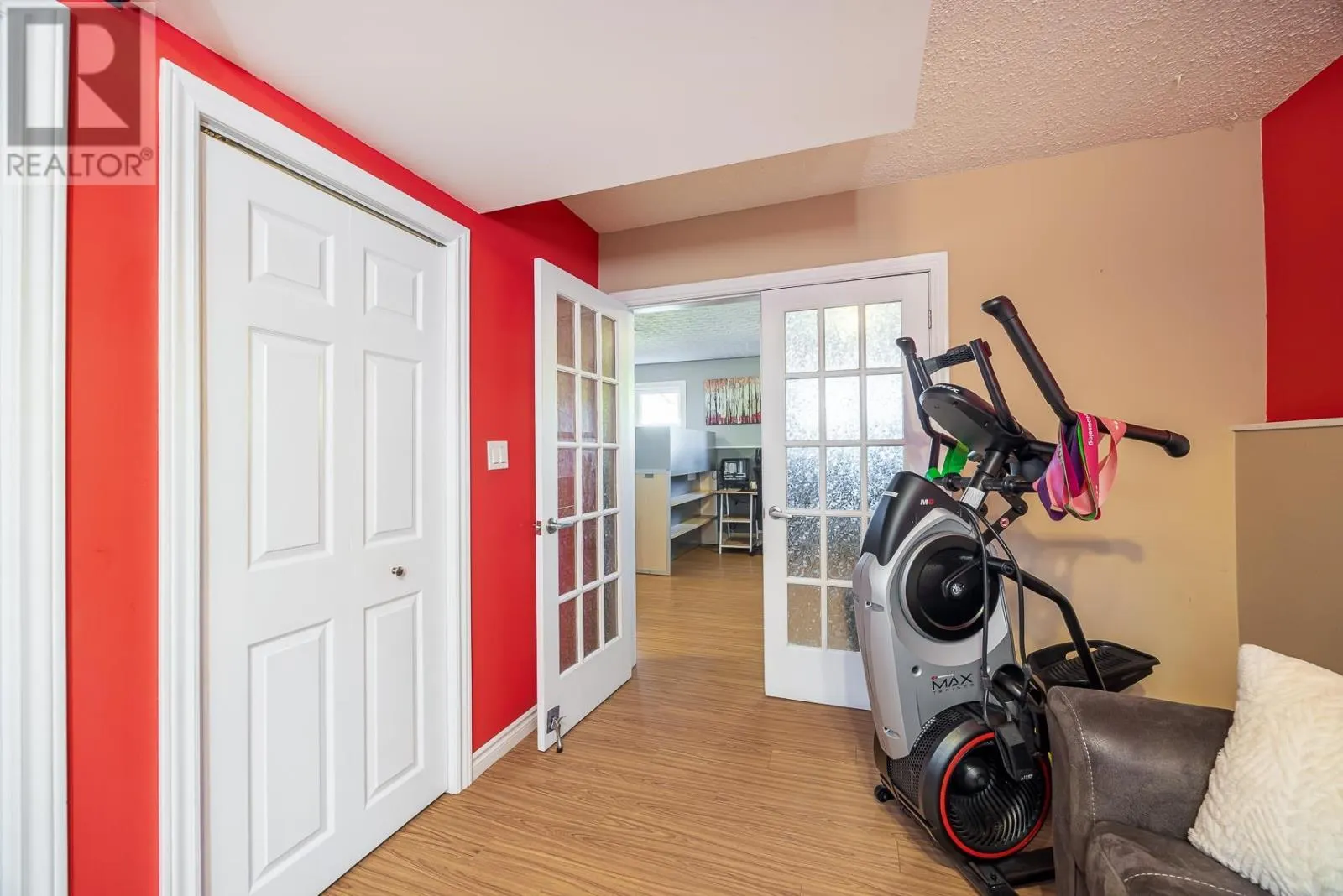 27 Highland CT
