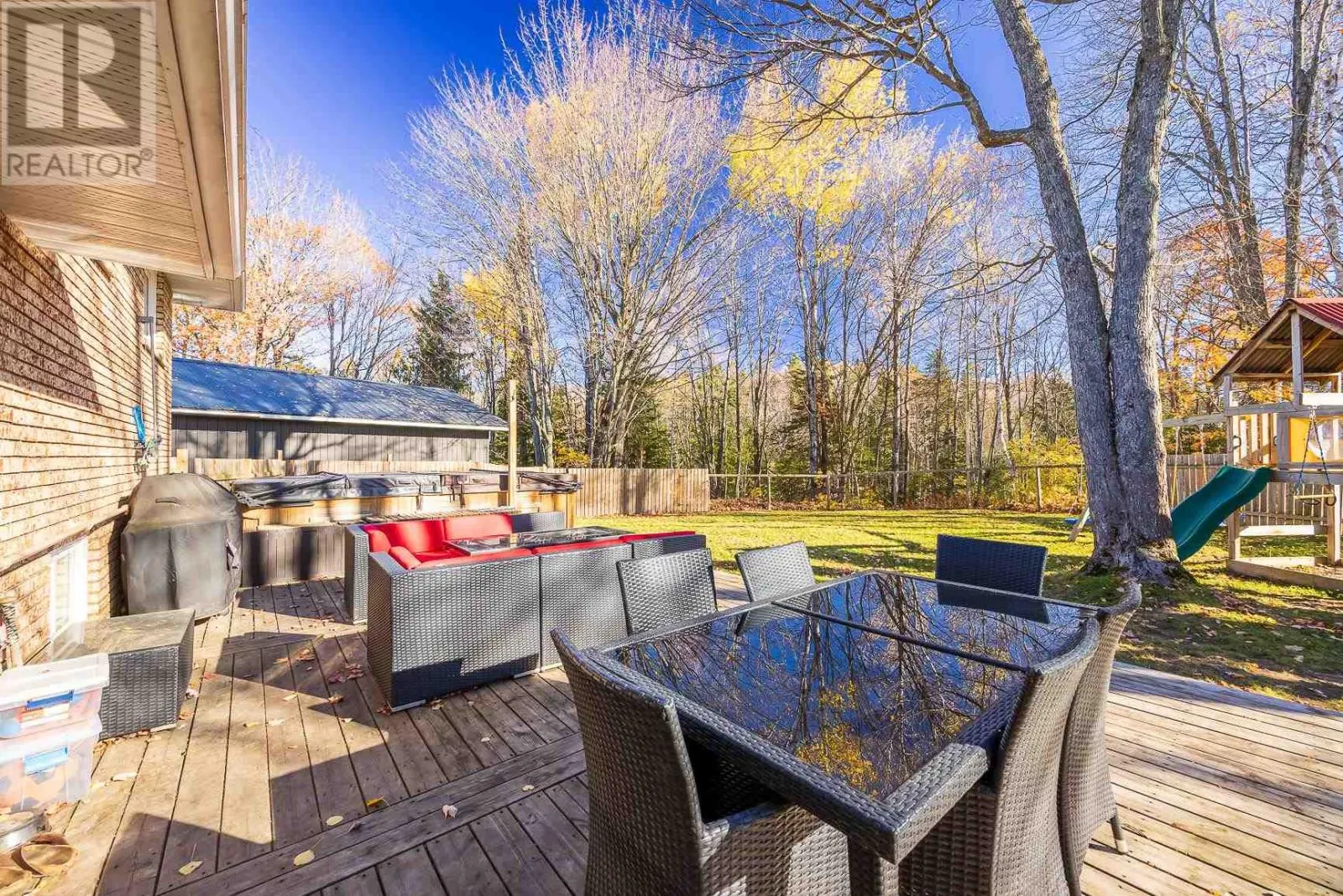 27 Highland CT