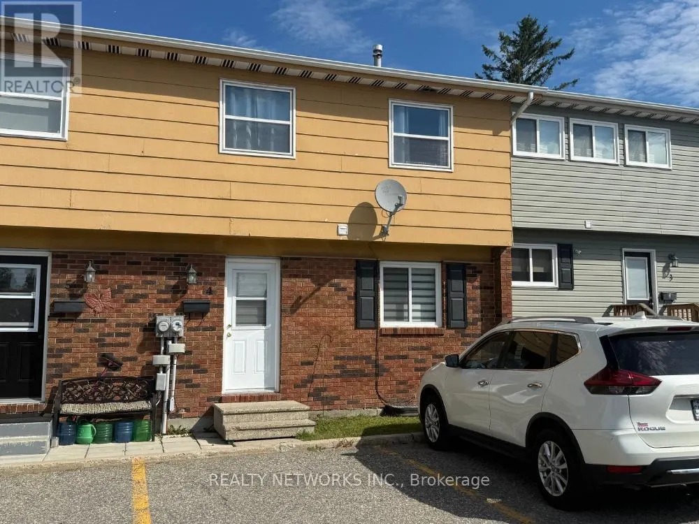 4 - 577 COLLEGE STREET, #4