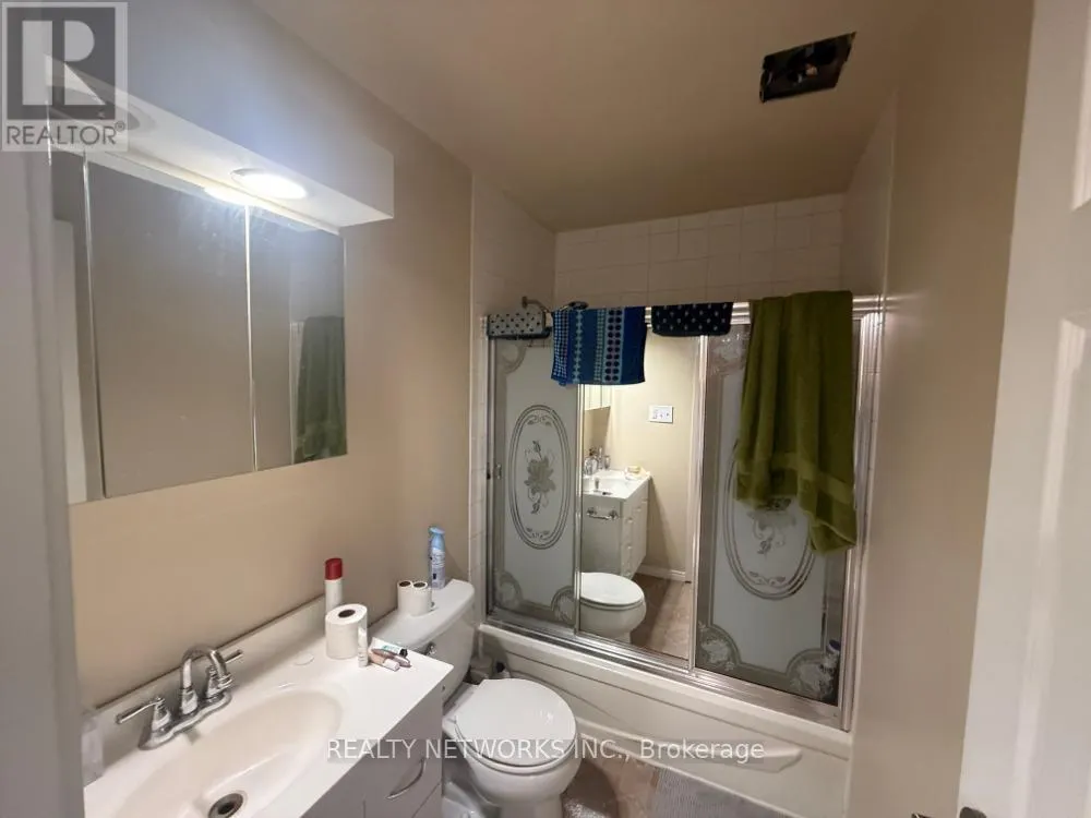 4 - 577 COLLEGE STREET, #4