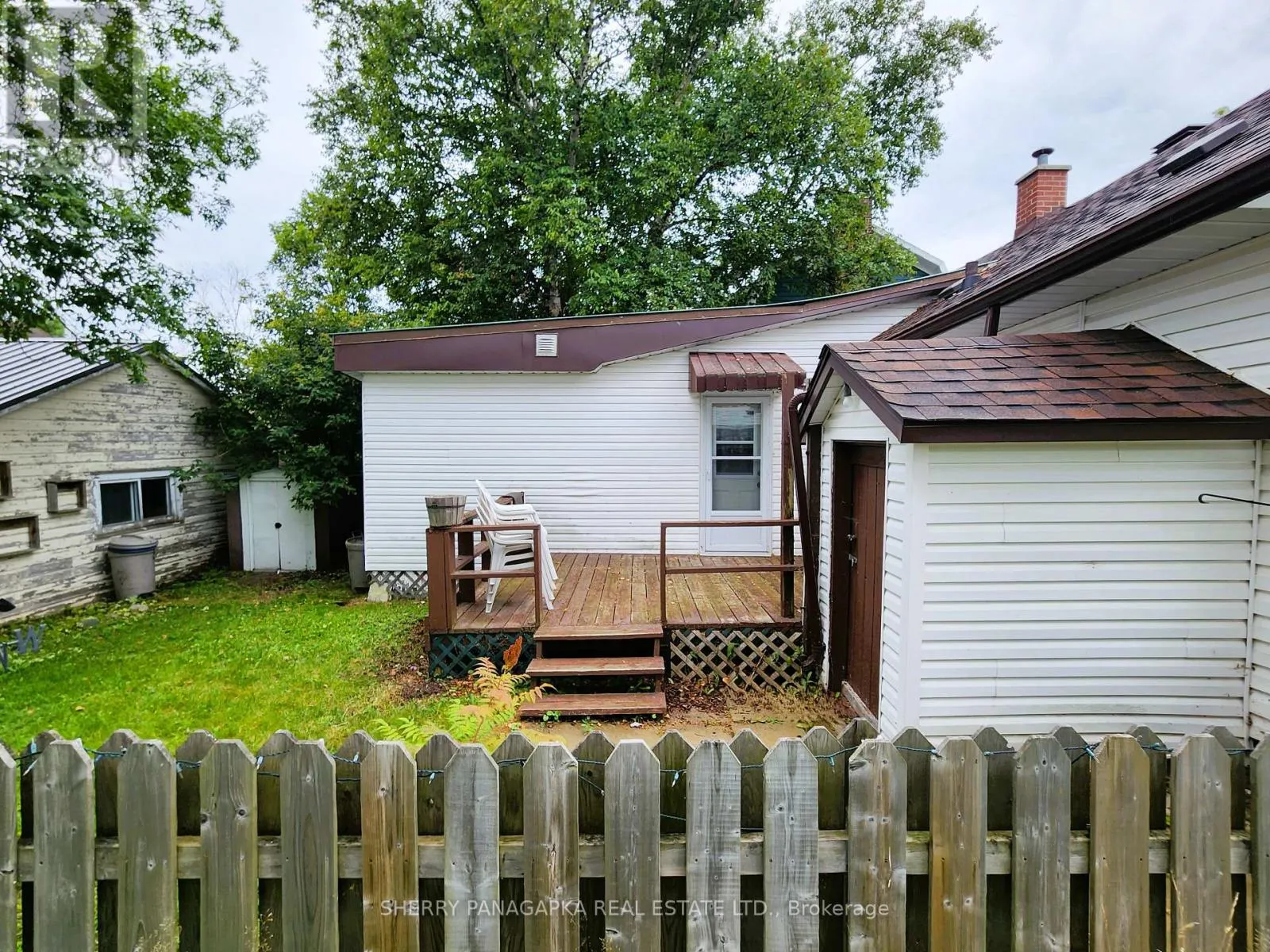 85 GOVERNMENT ROAD E
