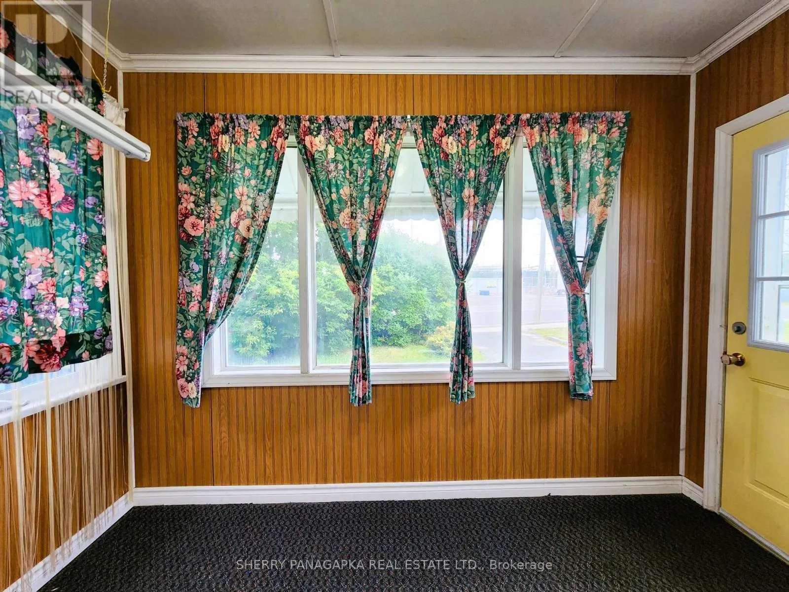 85 GOVERNMENT ROAD E