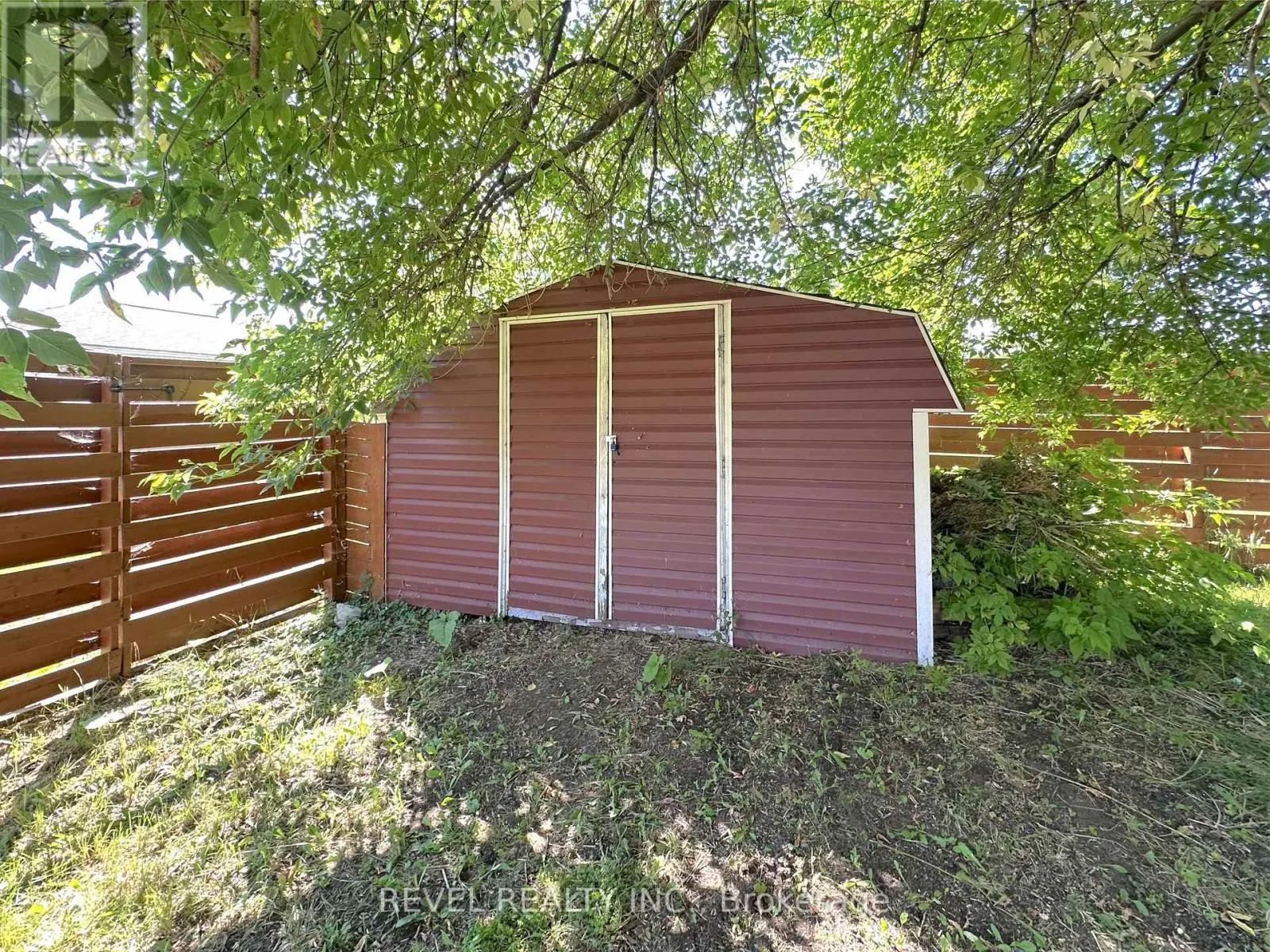 343 MACDOUGALL AVENUE