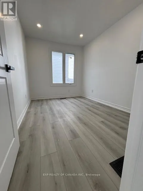 34 FLORAL AVENUE