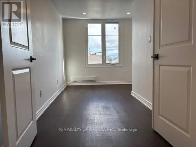 34 FLORAL AVENUE