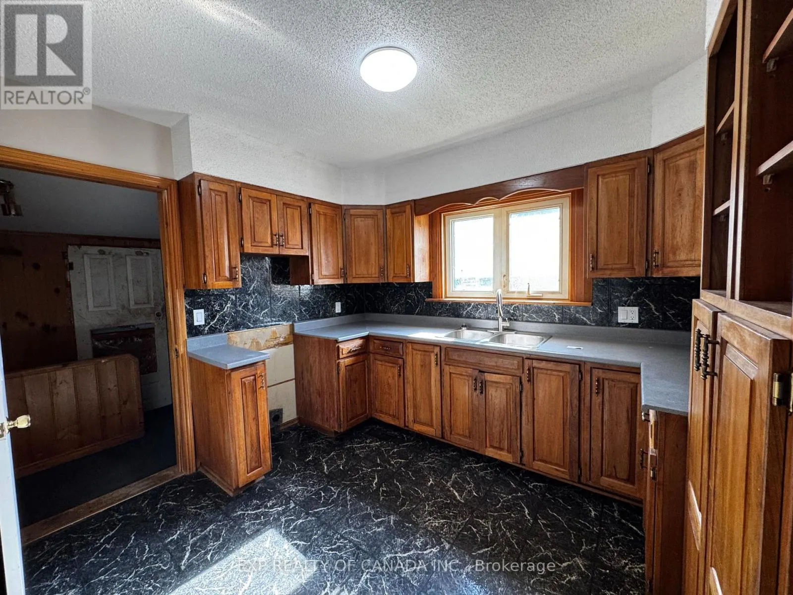 13 PREMIER AVENUE W