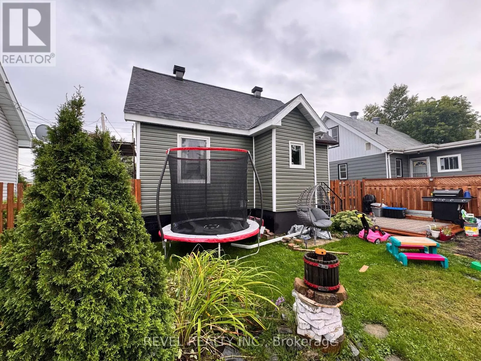304 ROSS AVENUE E