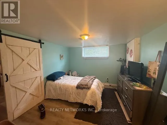 225 OTTOLEN ST (PORCUPINE) STREET