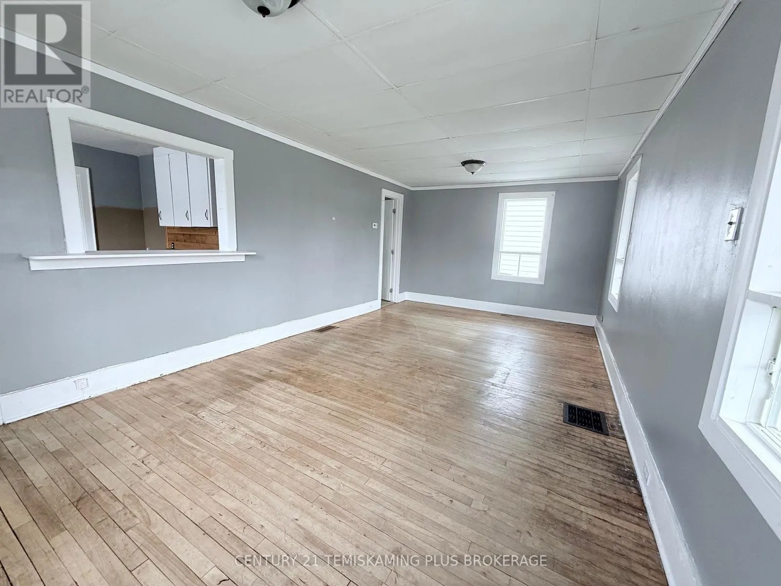 80 POPLAR AVENUE