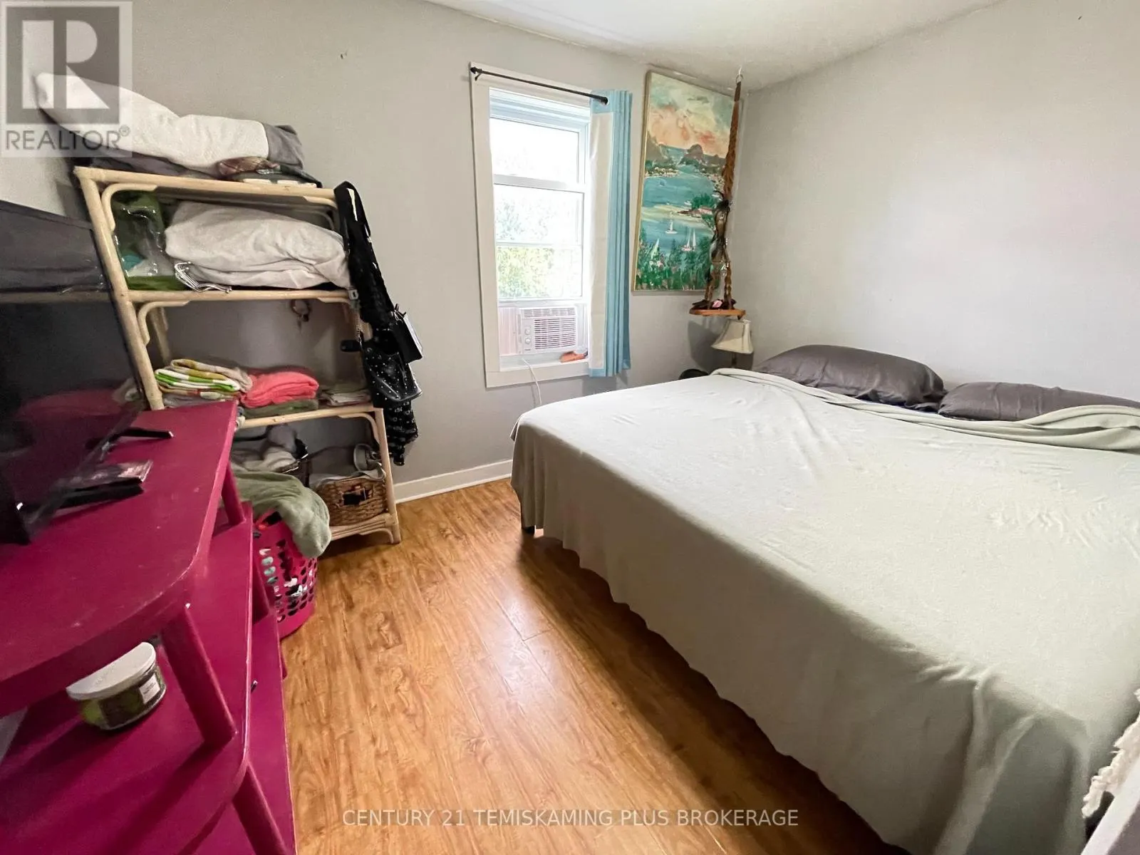 253156 ROGER'S ROAD