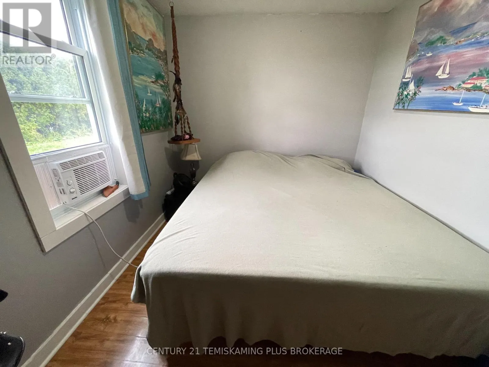 253156 ROGER'S ROAD