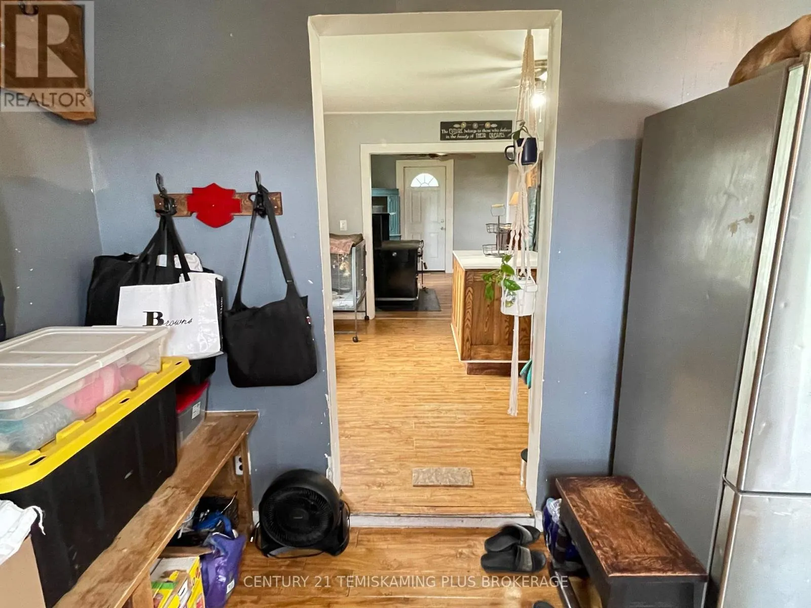 253156 ROGER'S ROAD