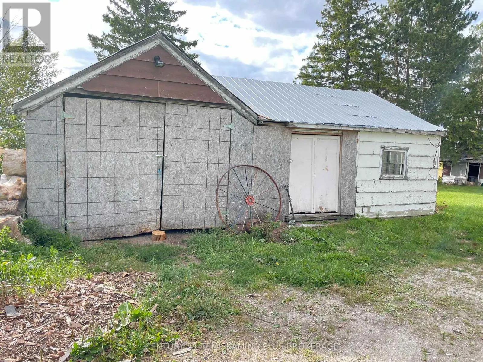 253156 ROGER'S ROAD