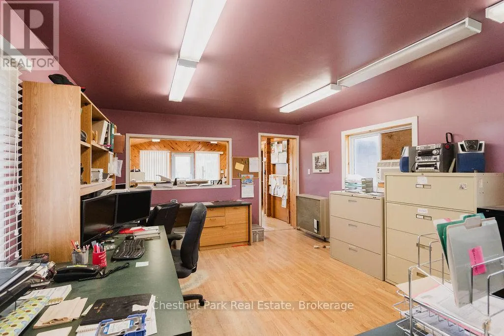 35 NIVEN STREET S