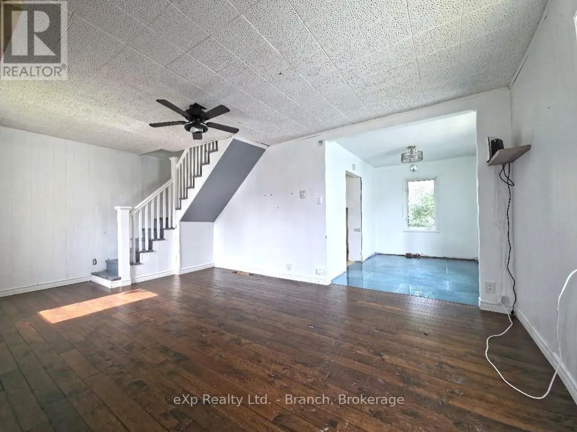 2 DIXON AVENUE