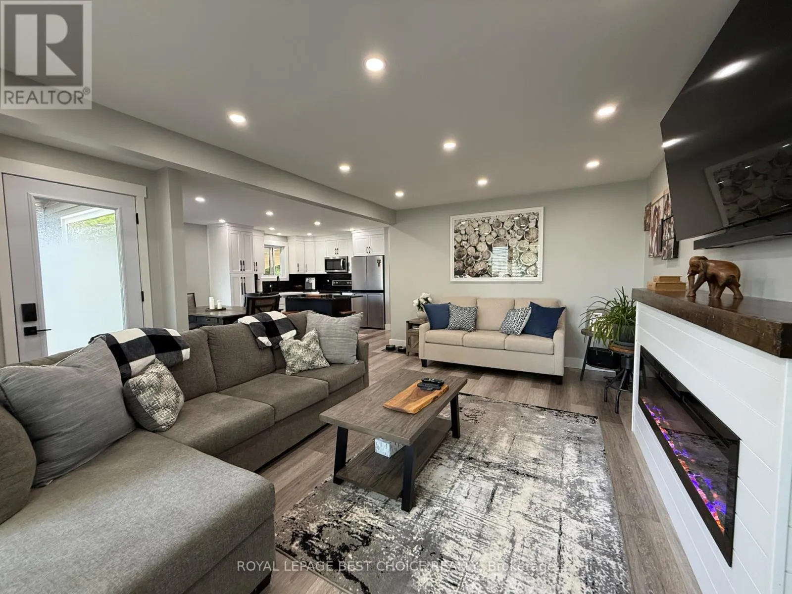260 PINE STREET W