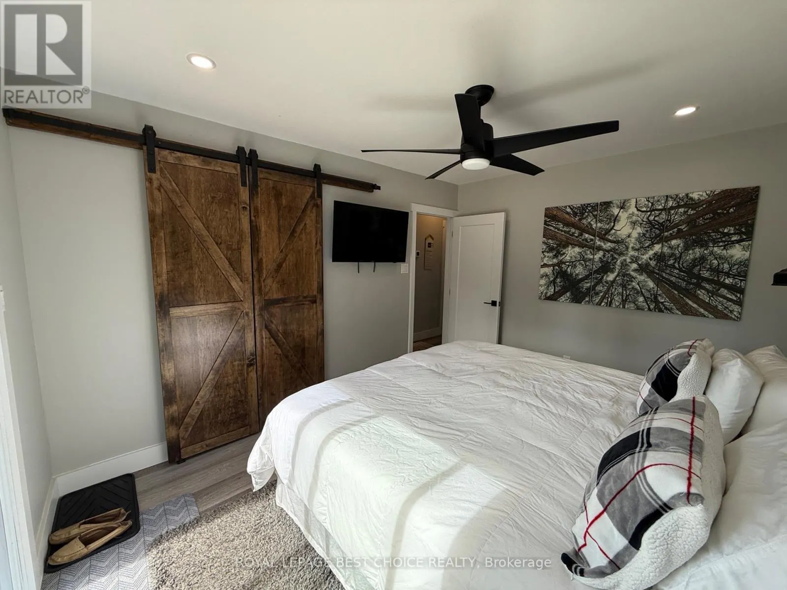 260 PINE STREET W