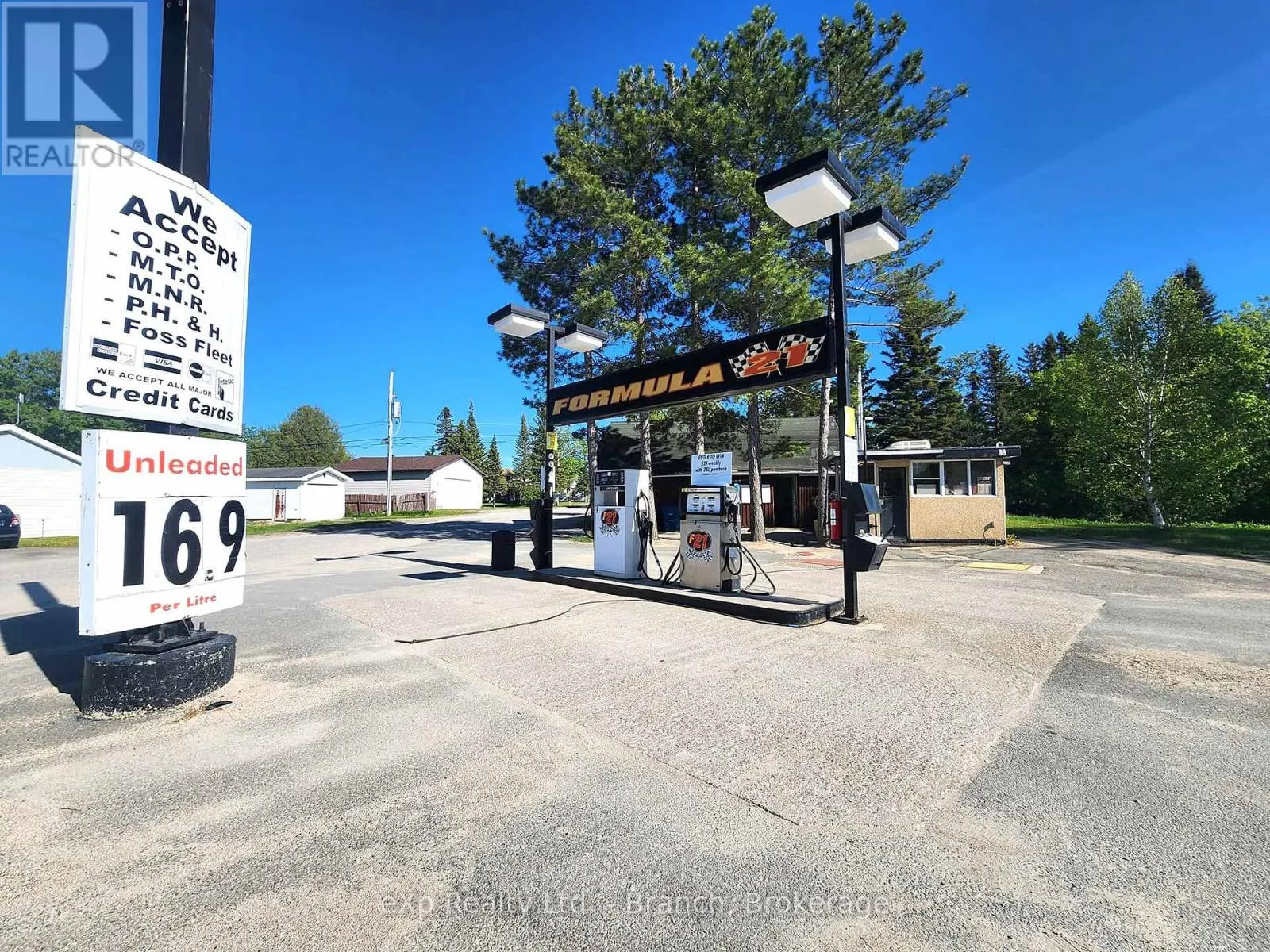 38 HURON ROAD