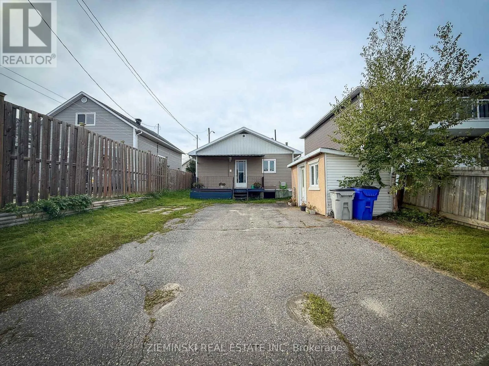 18 LAURIER AVENUE