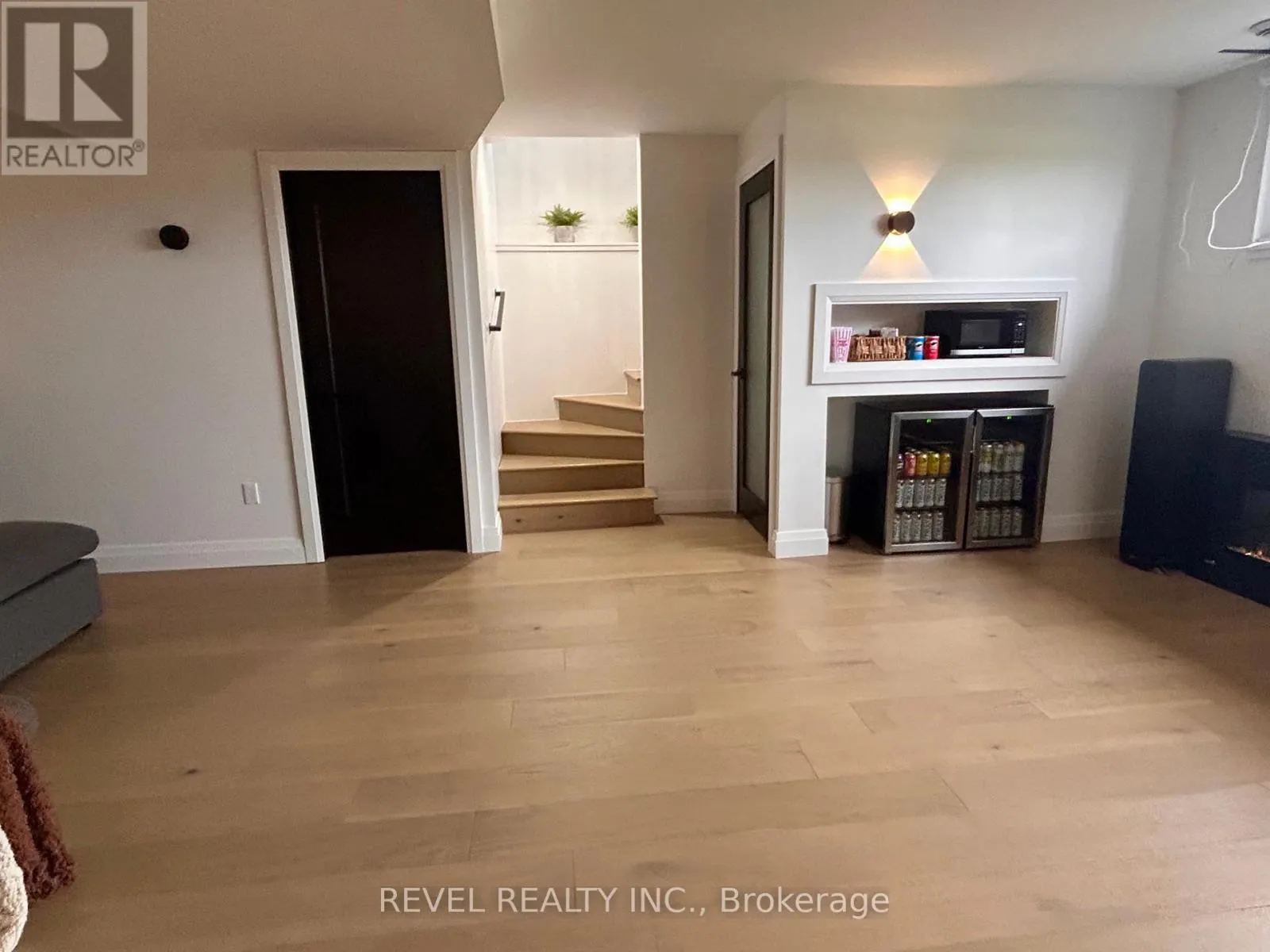 279 TENTH STREET