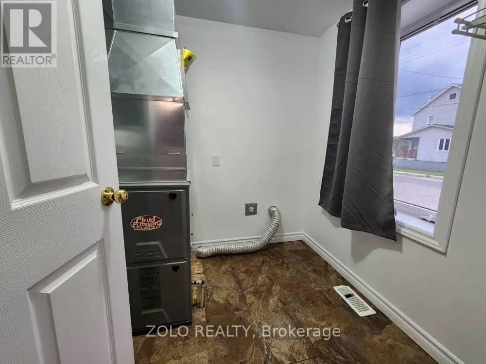 26 ALLEN AVENUE