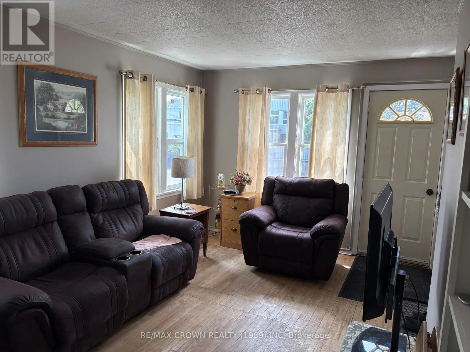 69 MCCAMUS AVENUE