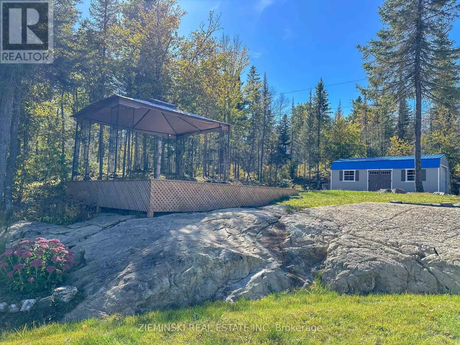 200 STRADA PARADISE ROAD