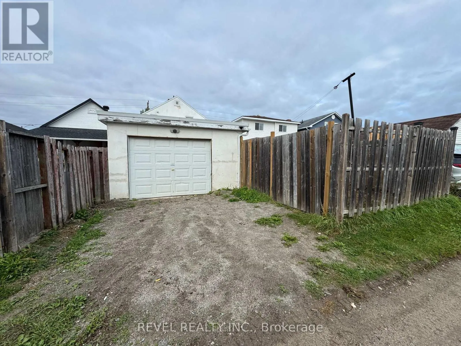390 MAPLE STREET S