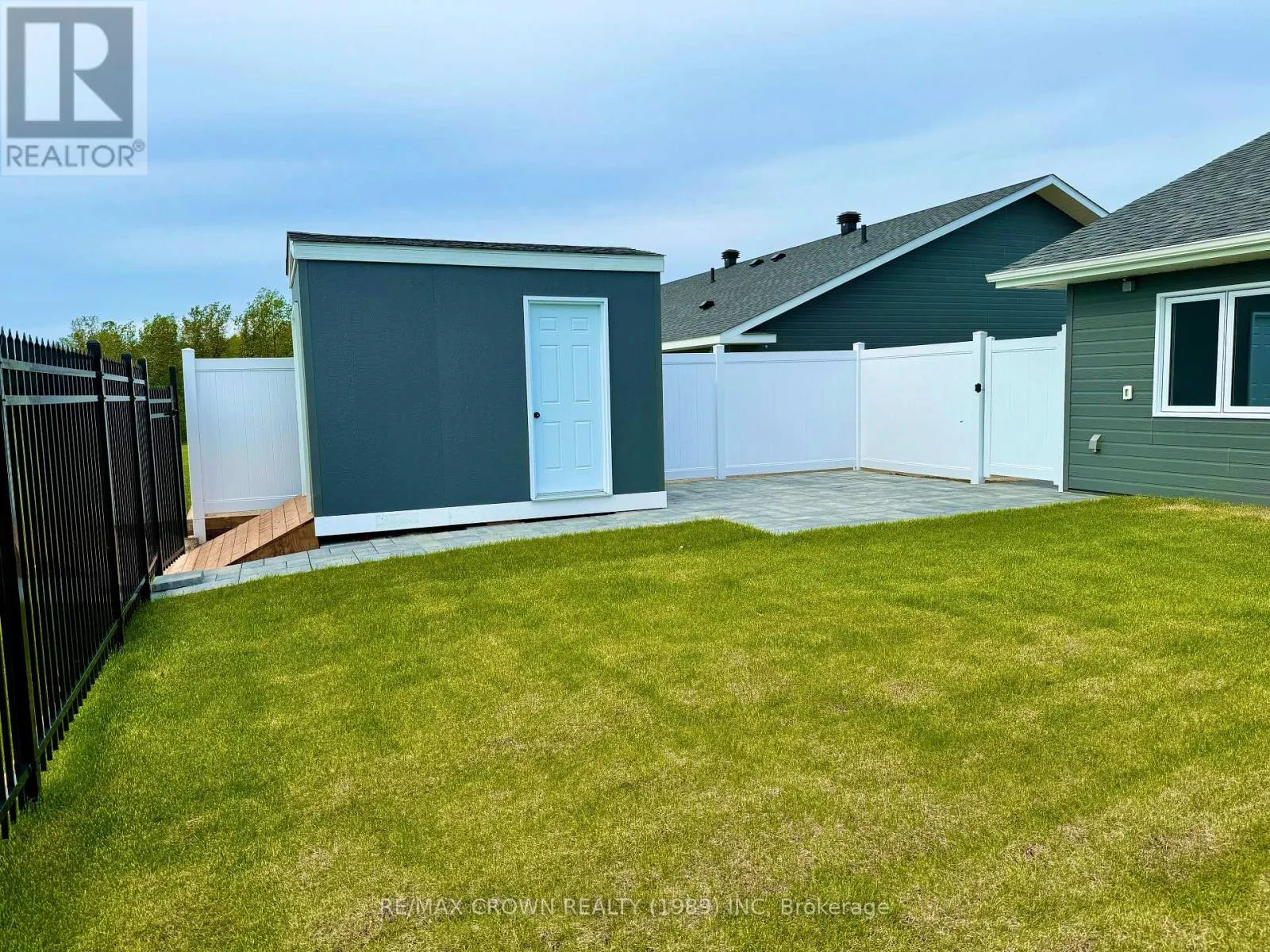 18 GOLF STREET
