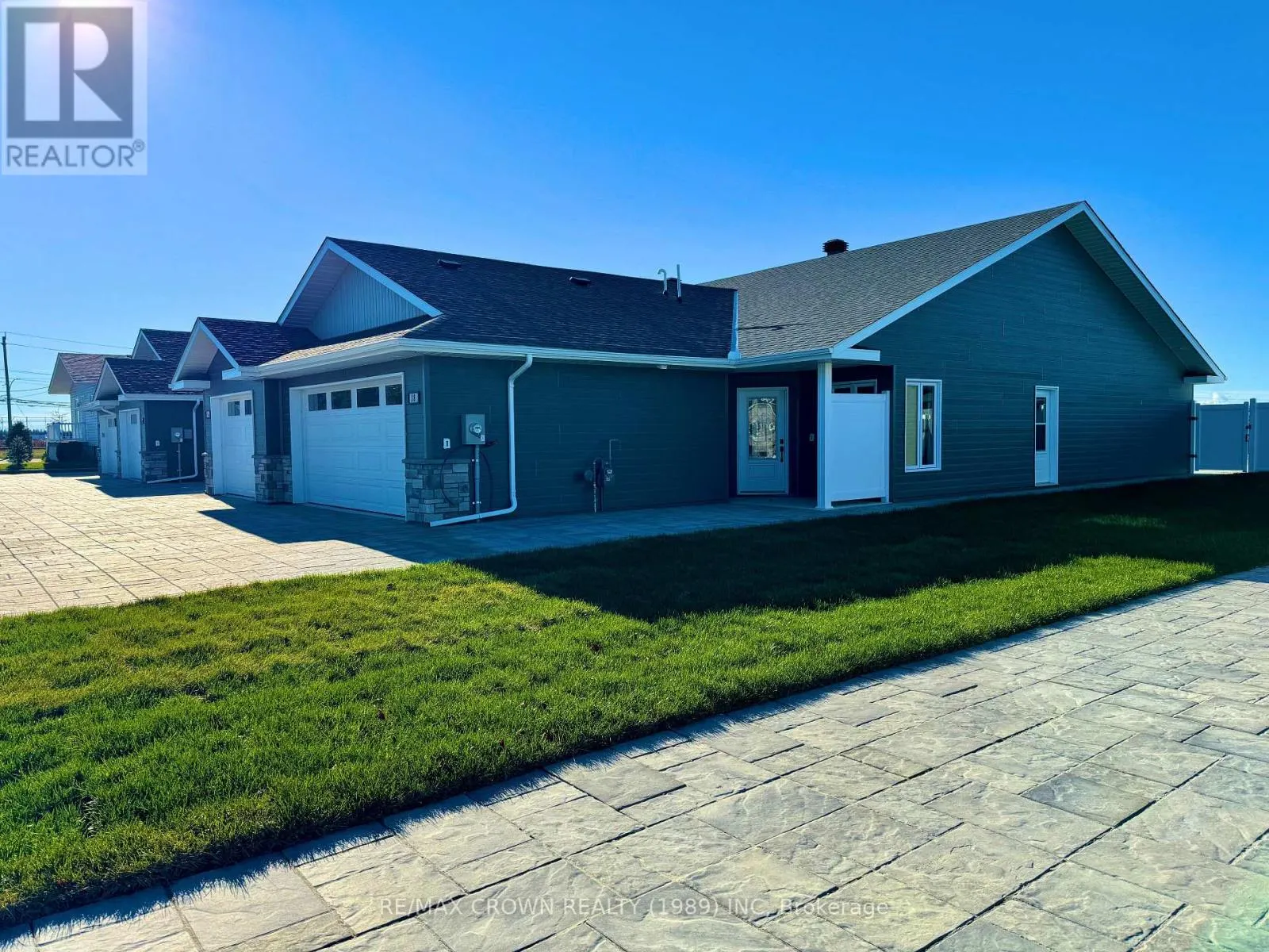 18 GOLF STREET