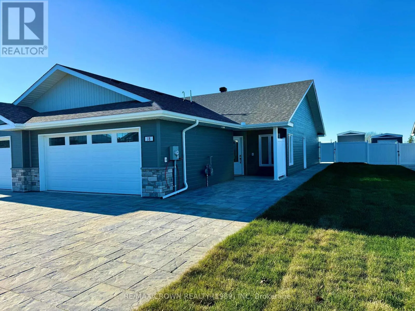 18 GOLF STREET