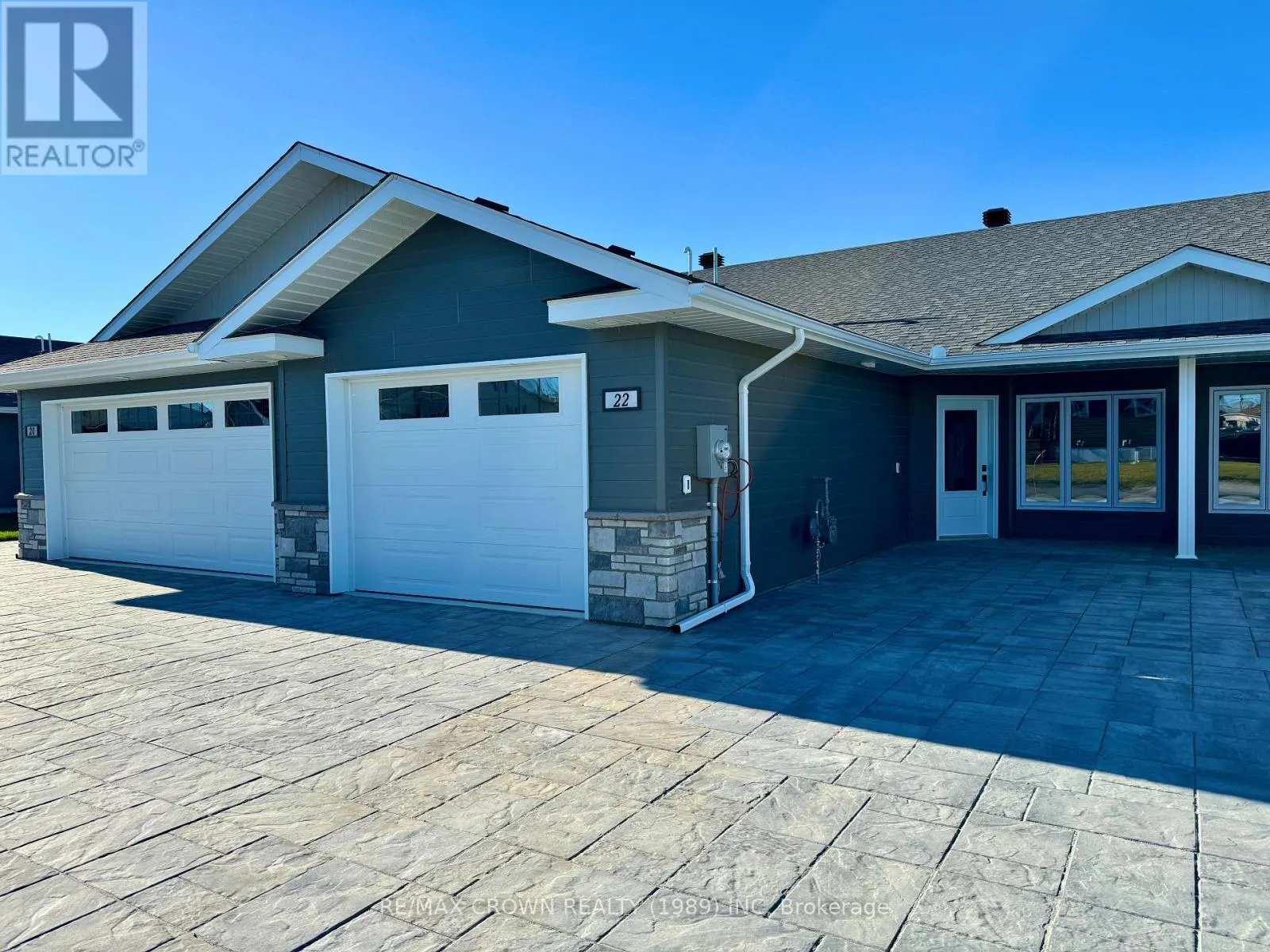 22 GOLF STREET