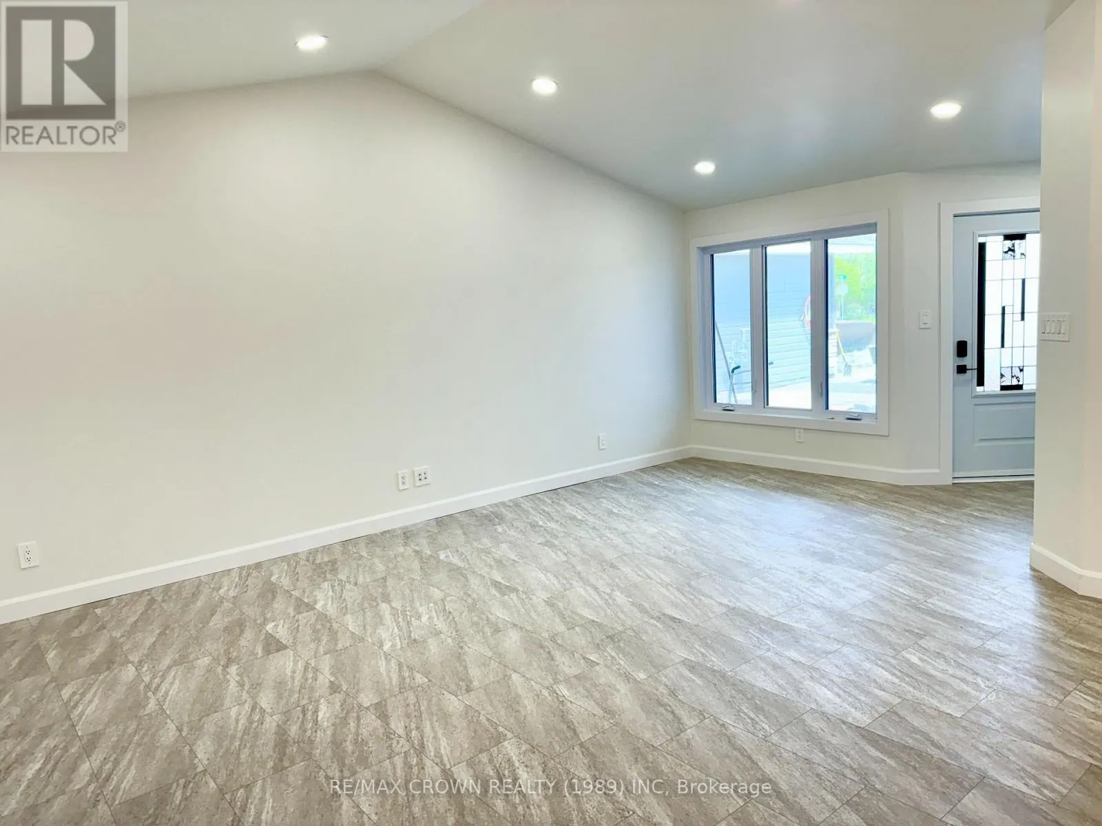 22 GOLF STREET