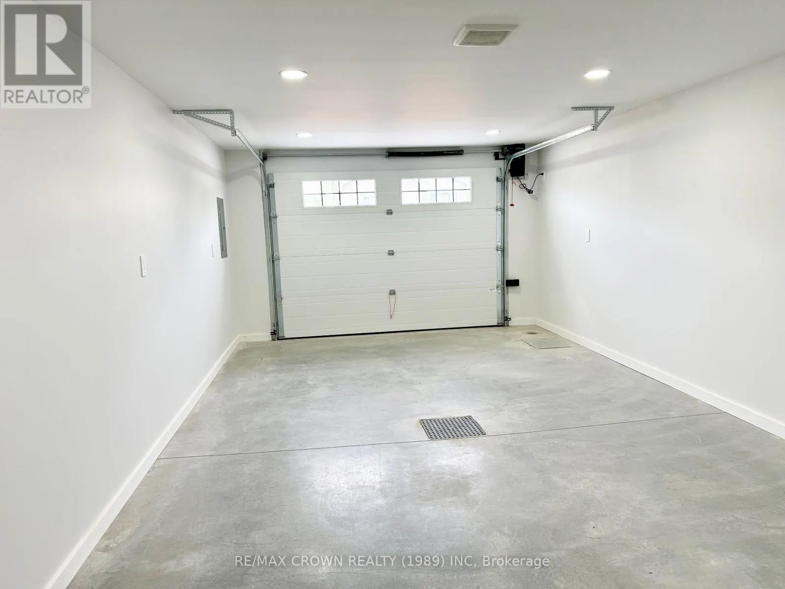 24 GOLF STREET