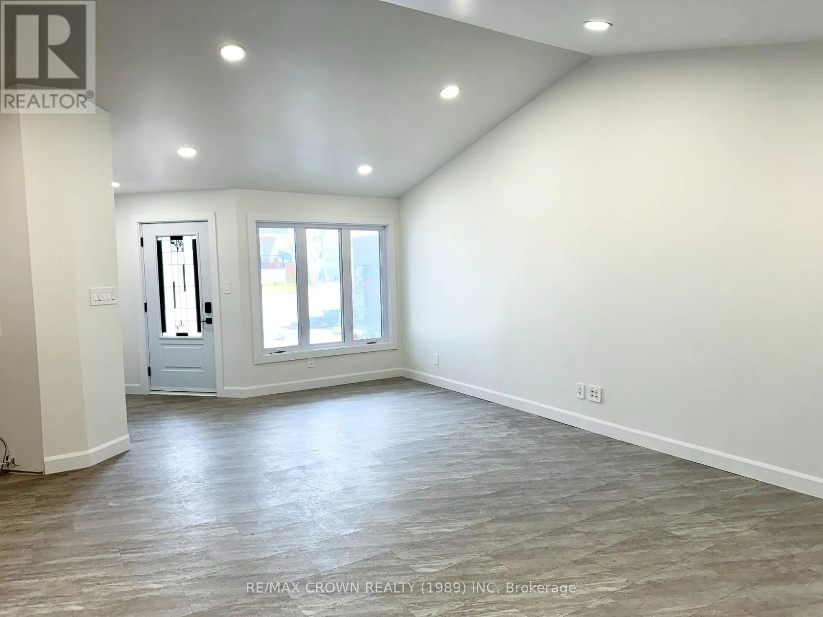 24 GOLF STREET