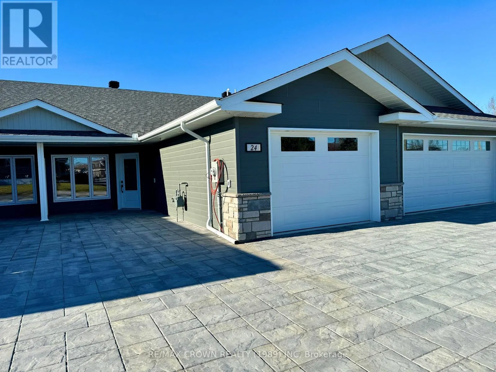 24 GOLF STREET
