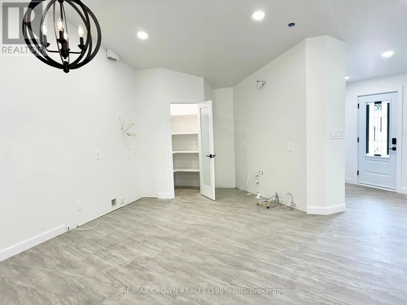 24 GOLF STREET