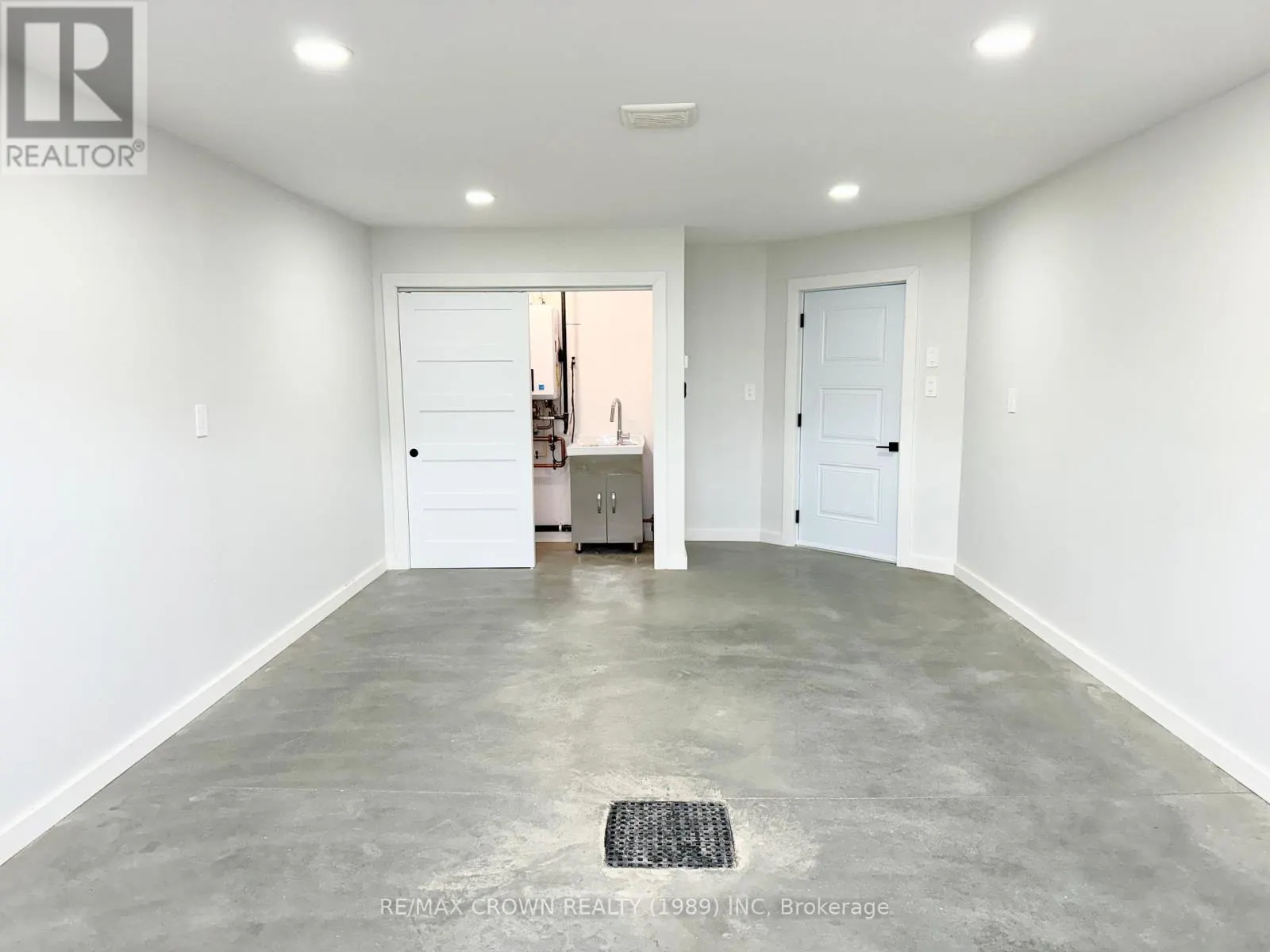 24 GOLF STREET