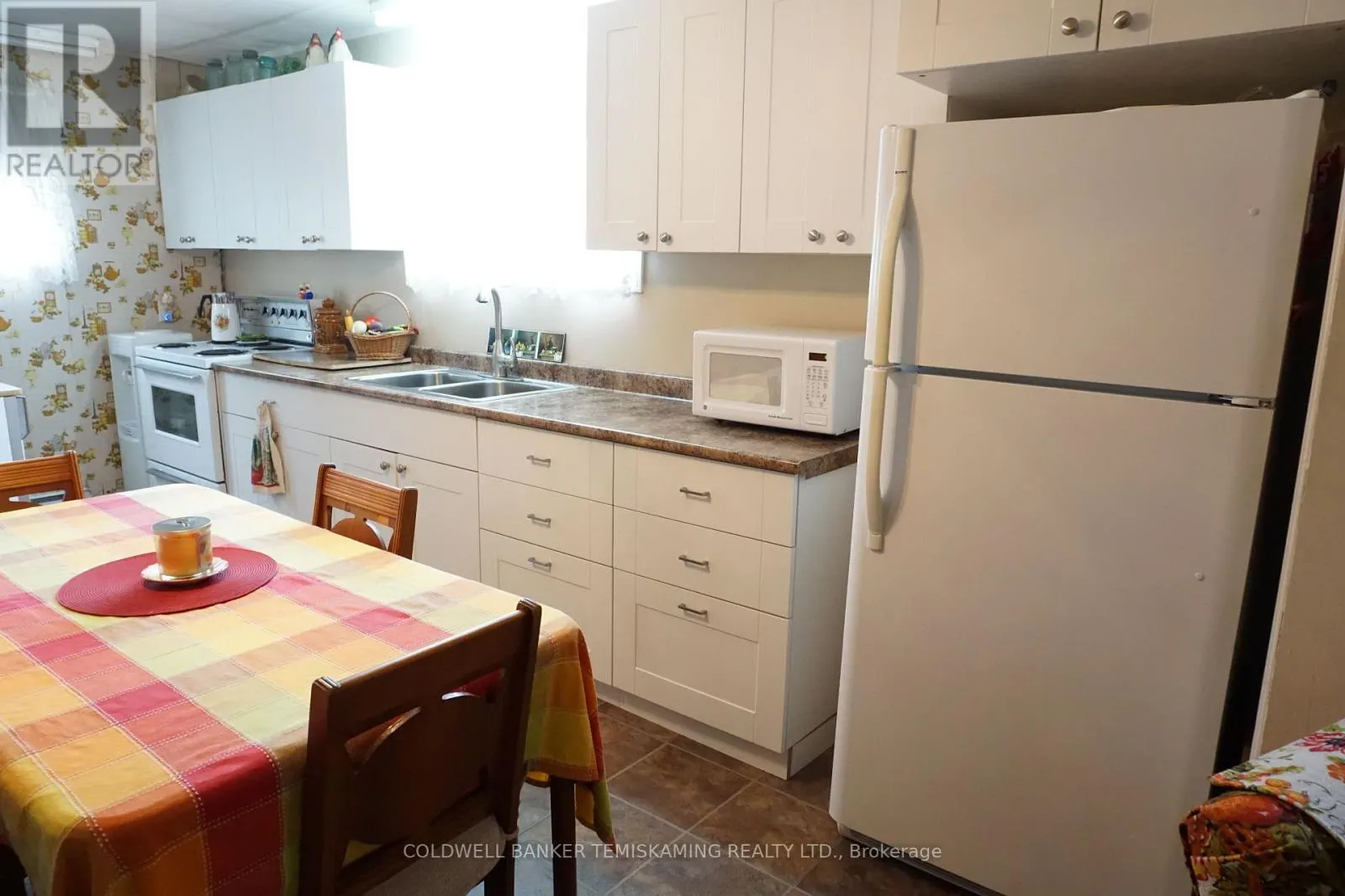 30 NINTH STREET E