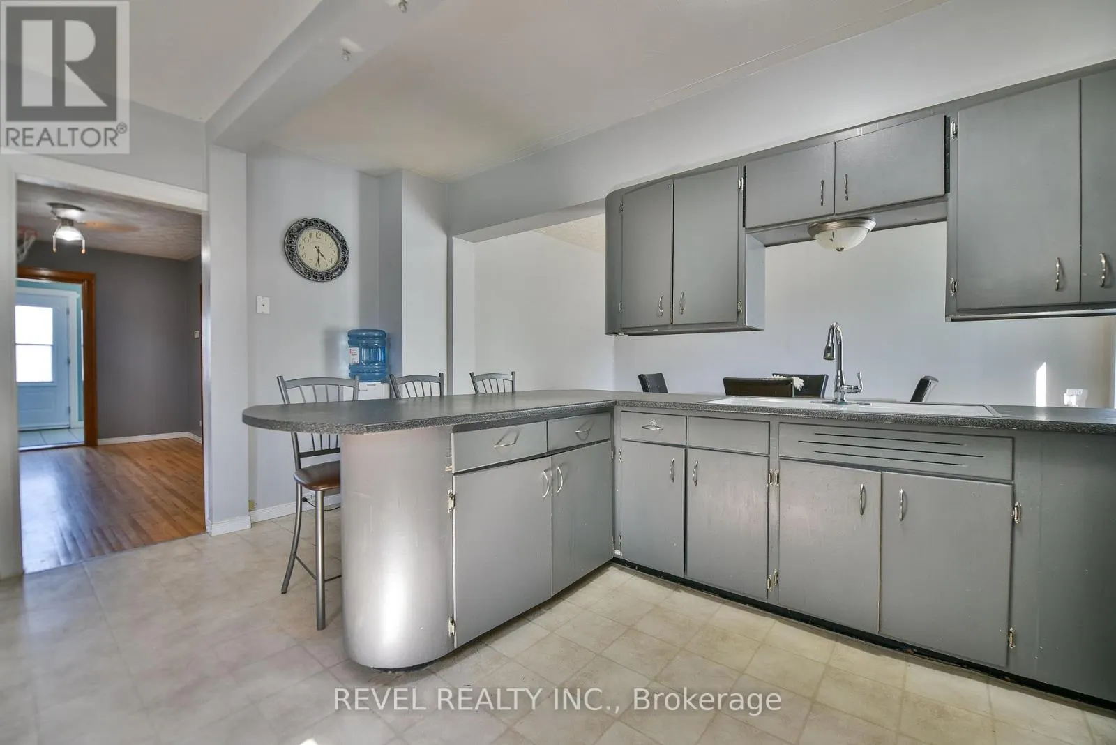 378 ELM STREET S