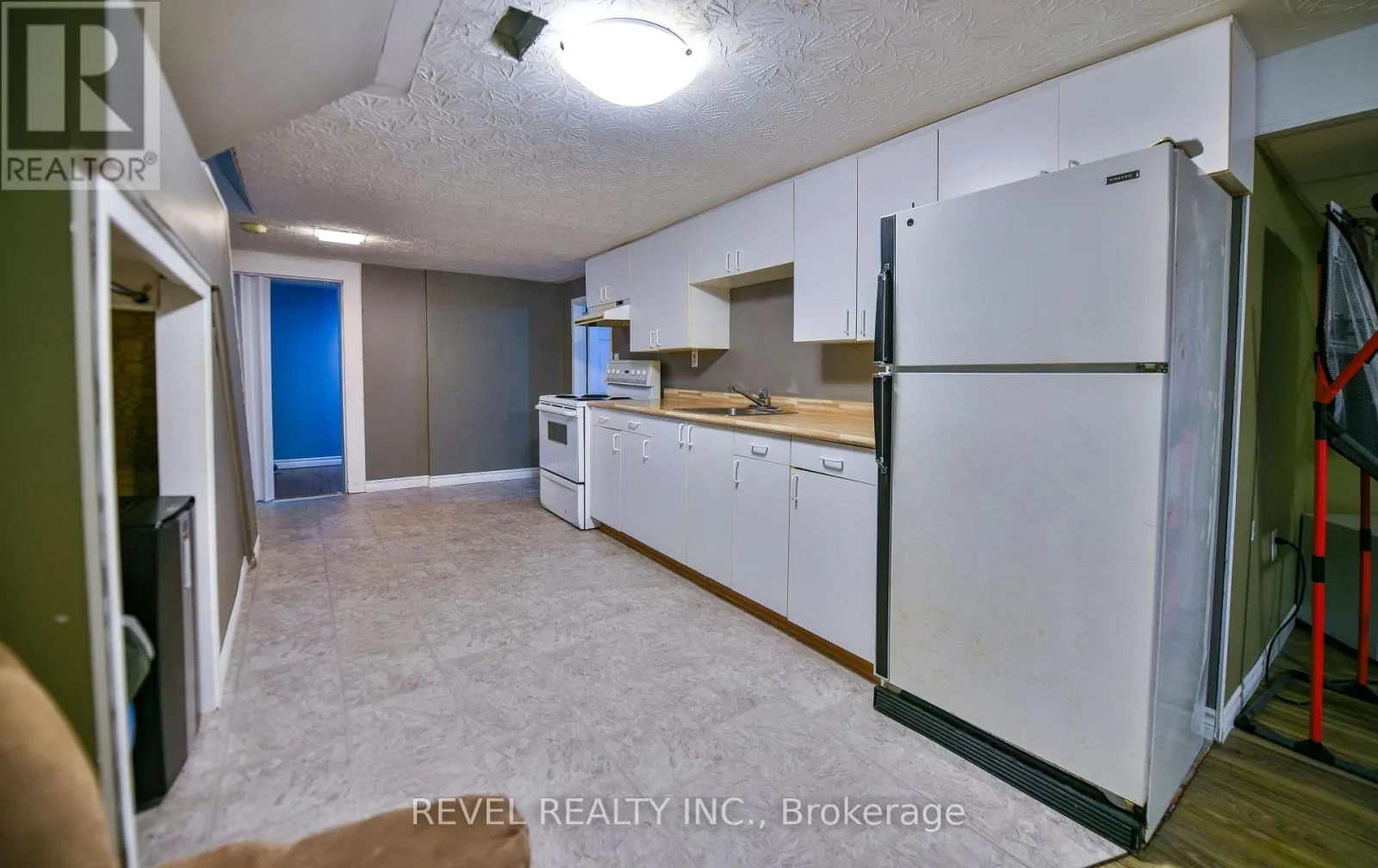 378 ELM STREET S
