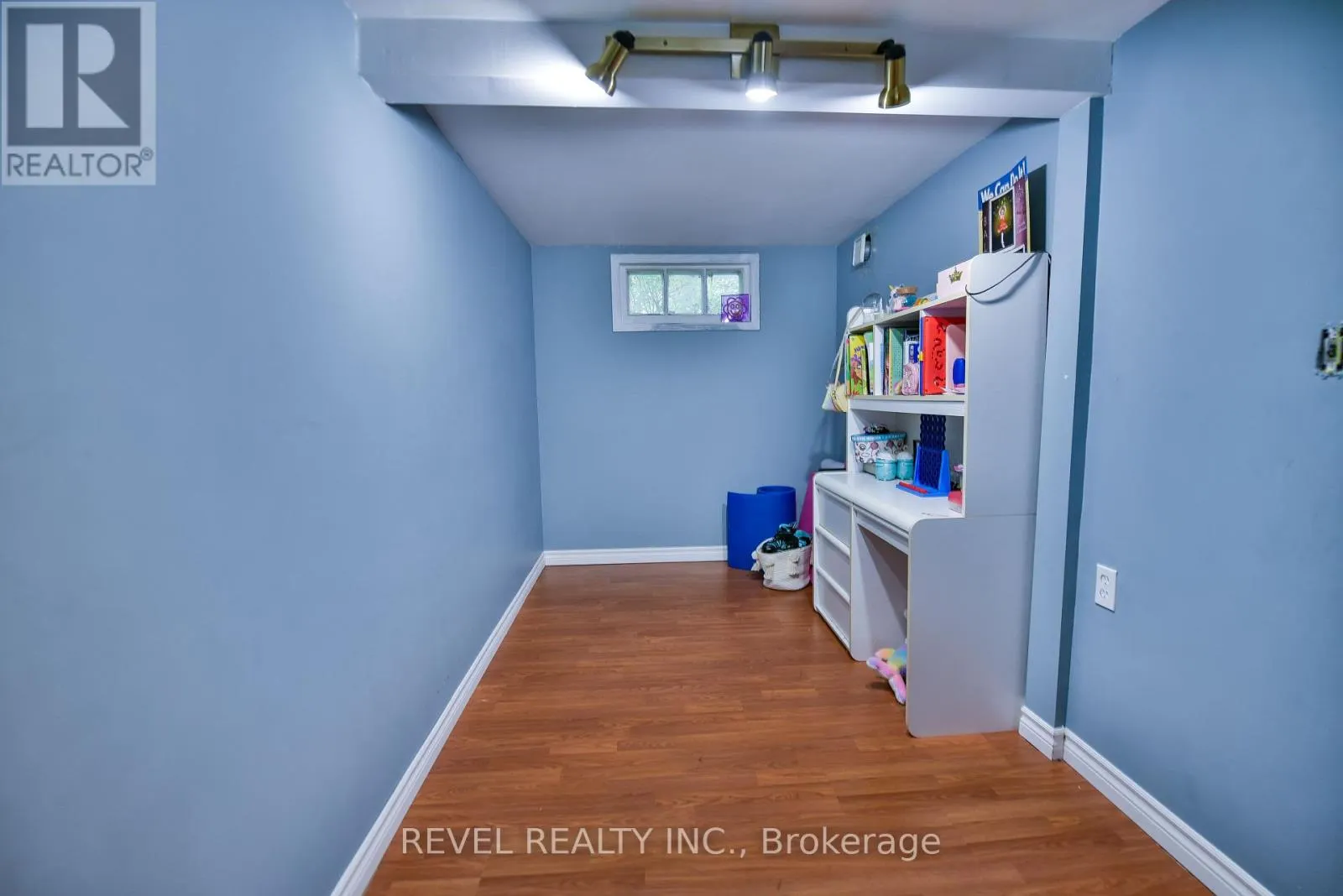 378 ELM STREET S